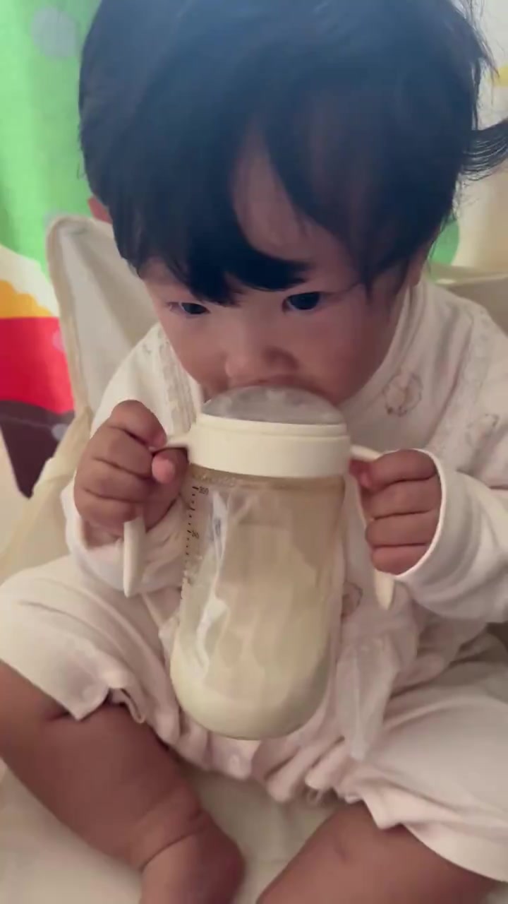 🍼自己抱着喝奶